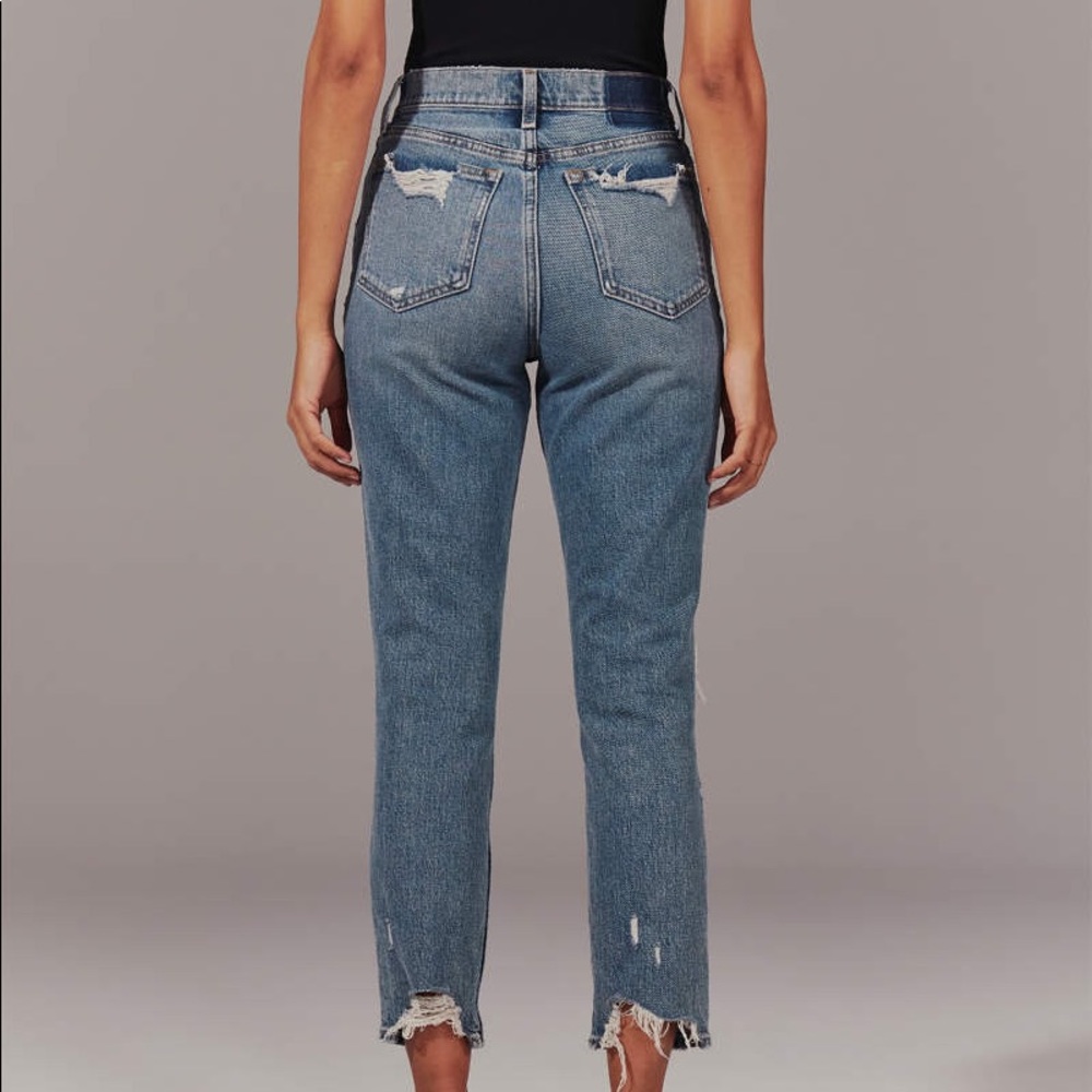 A&F Zoe Natural Rise Ankle Straight Jeans